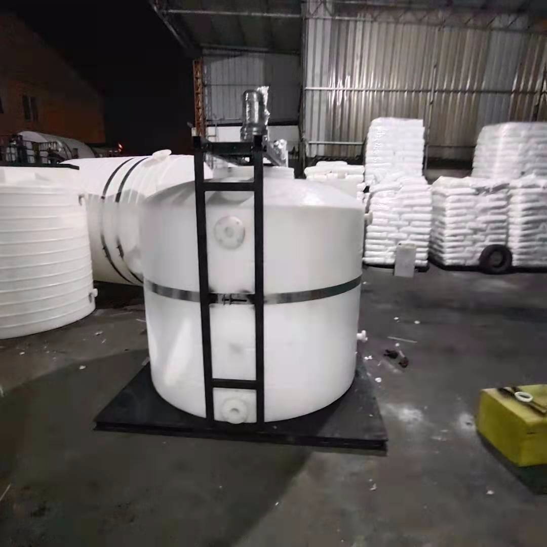 厂家批发 30立方PE塑料水塔 25000L二级RO水箱  30立方PE碱液罐  瑞通碱罐