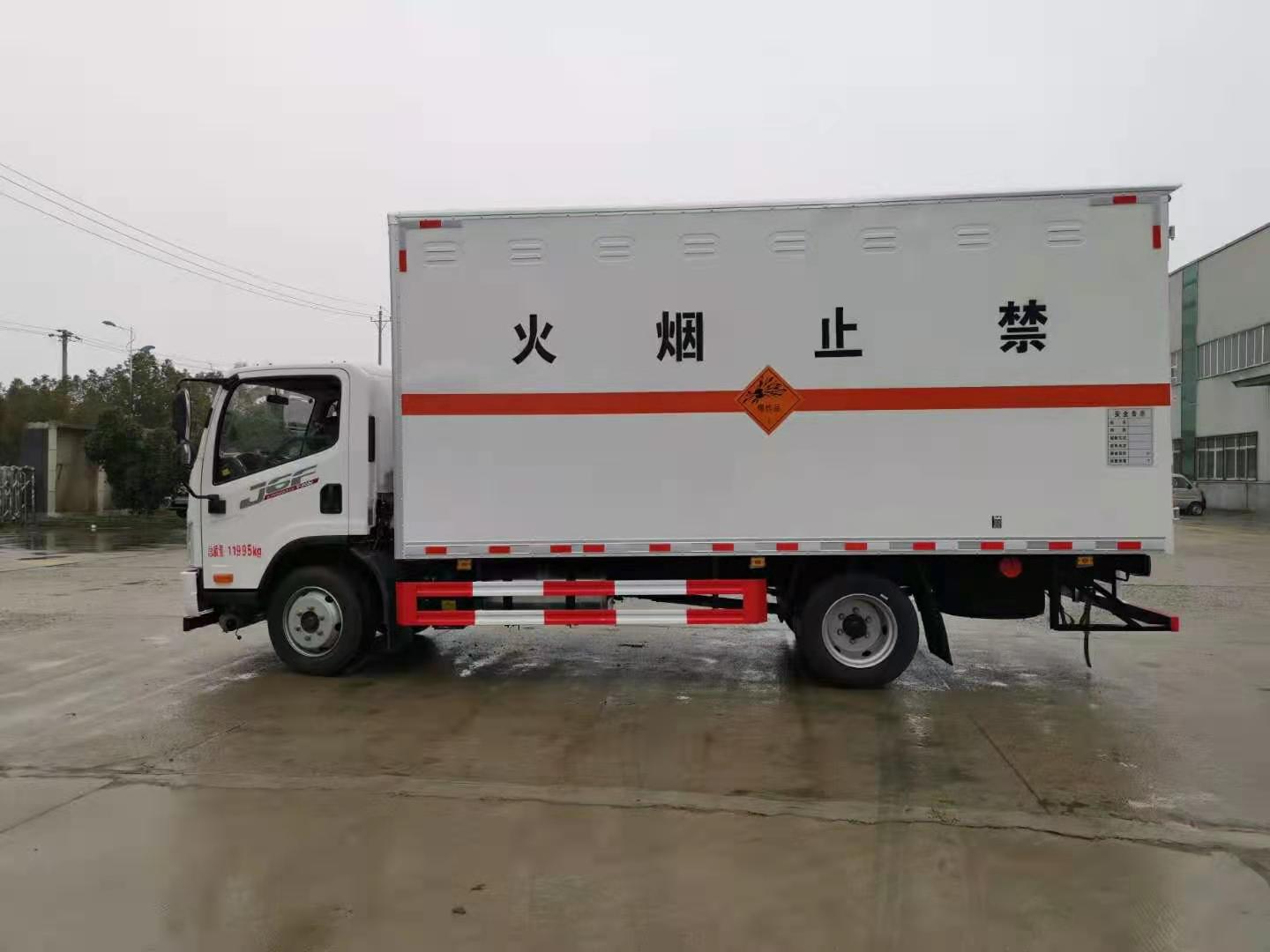 苏州解放虎V易燃固体厢式运输车专业销售 定做各类尺寸危险品厢货