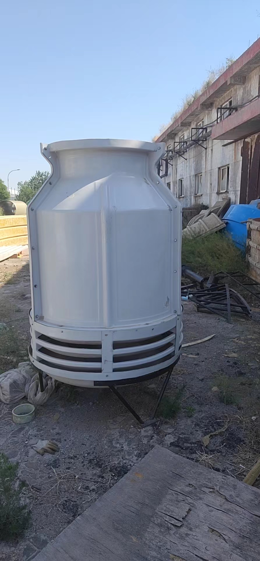 鑫日循环水专用手糊玻璃钢冷却塔可定制供应商横流式污水塔 30T低噪型冷却塔图片