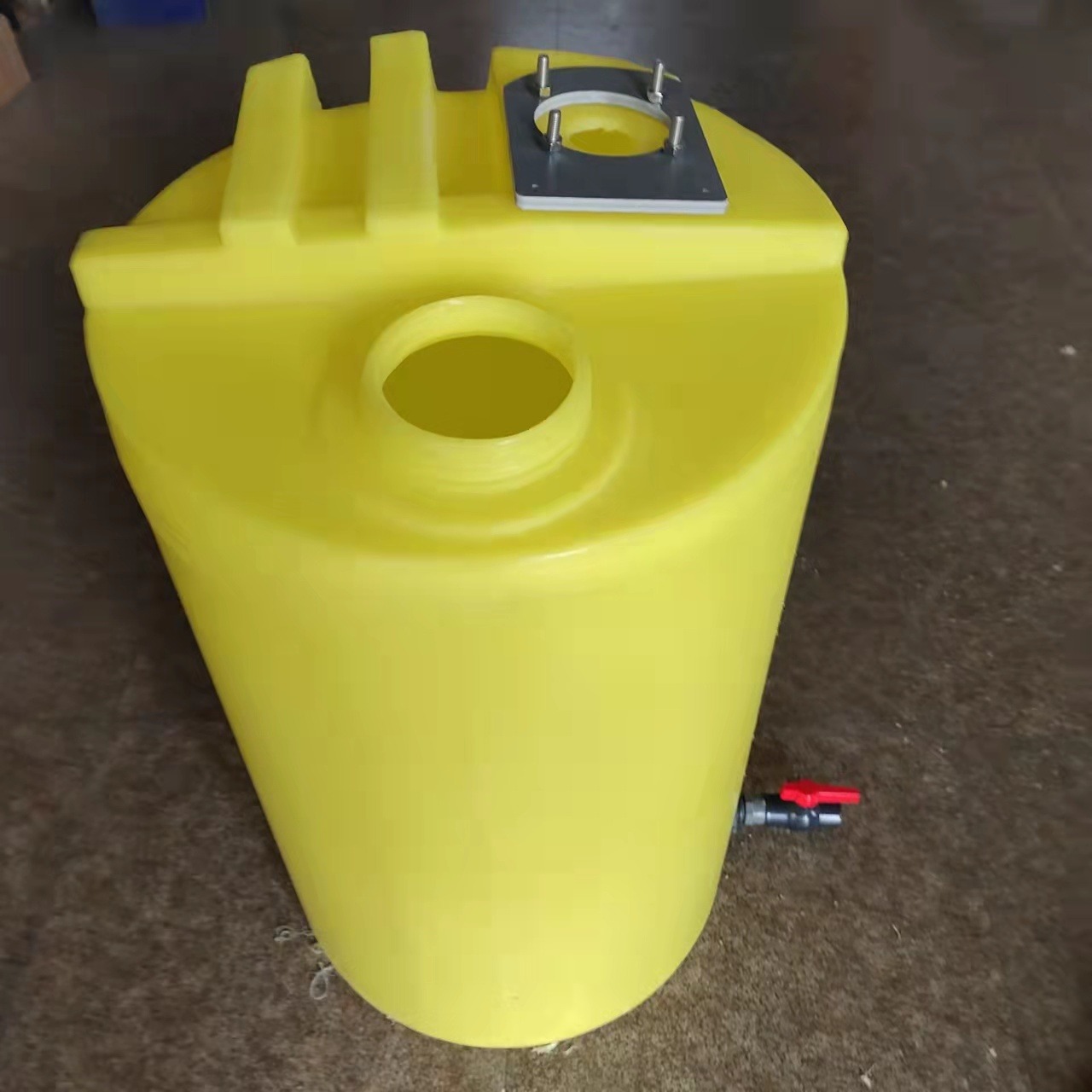 慈溪瑞通塑料容器供应MC-100L加药箱  100升PAM搅拌桶  耐酸碱储存罐  平底加药桶