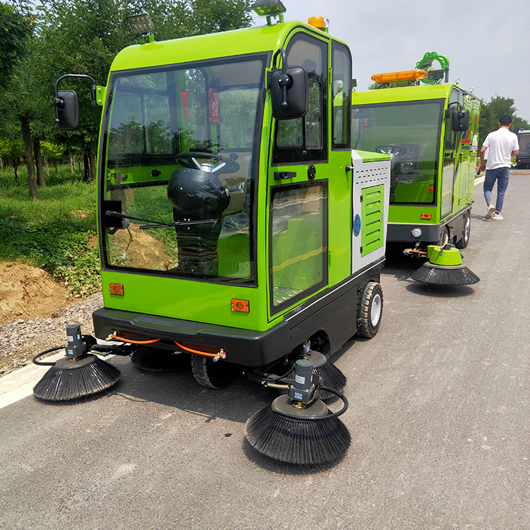 电动扫地机 扫树叶驾驶扫地机 祥运 新能源扫地机 欢迎实地考察选车图片