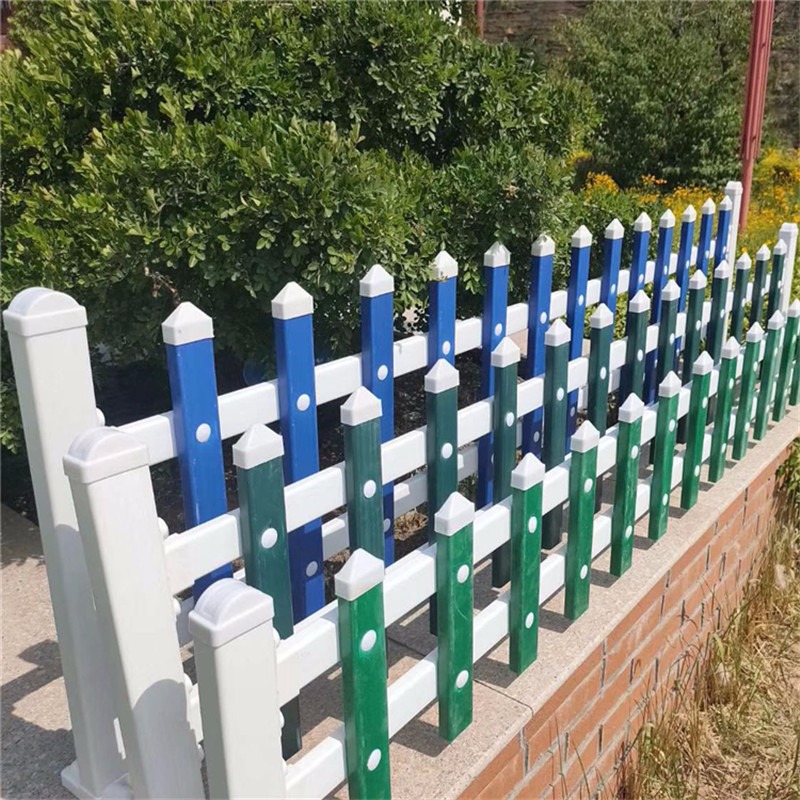 PVC草坪护栏 园林绿化塑钢围栏花园围栏PVC围墙护栏栅栏塑料围栏峰尚安图片