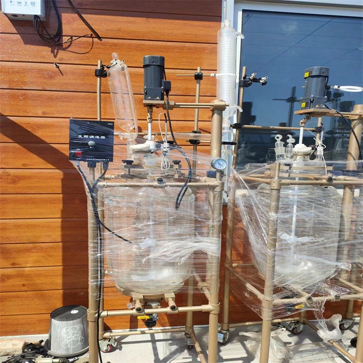 二手实验反应釜 全套50升层双防爆玻璃搅拌罐自带热降温系统 盛源图片