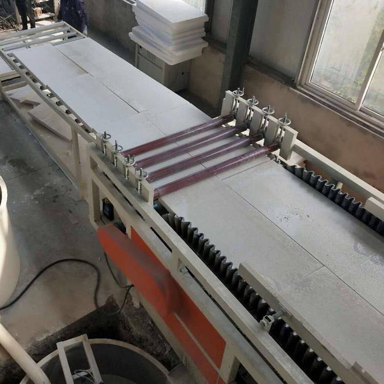 河南硅质板设备生产厂家 硅质防火板生产线 水泥基硅质渗透板设备 硅质板渗透母料 长鑫CX-2图片