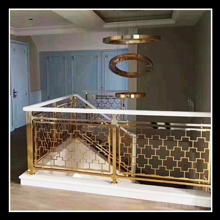 圆弧楼梯设计 别墅玫瑰金铝雕花护栏室内装饰设计新图片