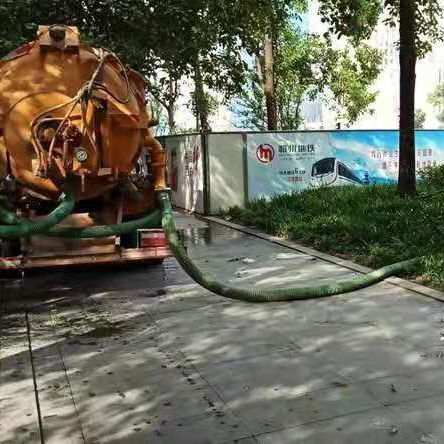 昆明北京路 抽粪车清理化粪池 管道清淤 下水管道疏通