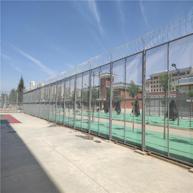 郑州女子监狱钢网墙、巡逻道花刺网、看守所刀刺钢网墙