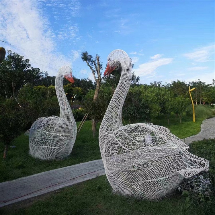 不锈钢镂空天鹅雕塑 铁艺编织天鹅小动物景观摆件 永景园林图片
