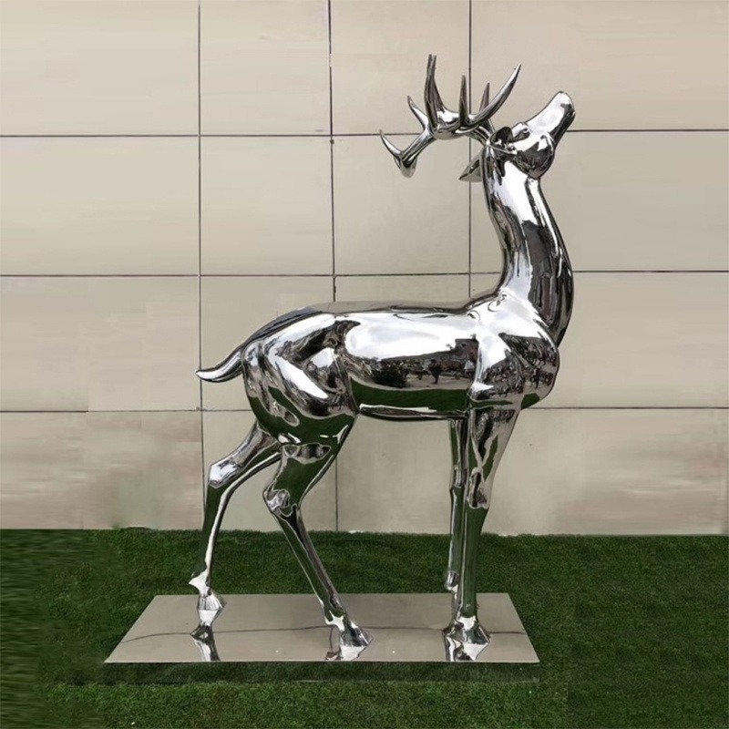 小鹿不锈钢雕塑 304镜面雕塑  镂空小鹿摆件 户外园林装饰摆件图片