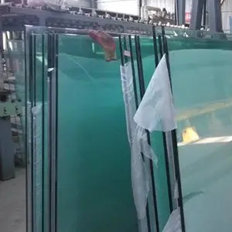 白钢化玻璃 弧形弯钢化玻璃定做 钢化玻璃定制 钢化玻璃按需求定制尺寸 钢化玻璃价格图片