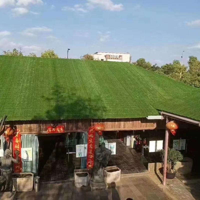 屋顶安装仿真草坪不怕晒房顶仿真草坪