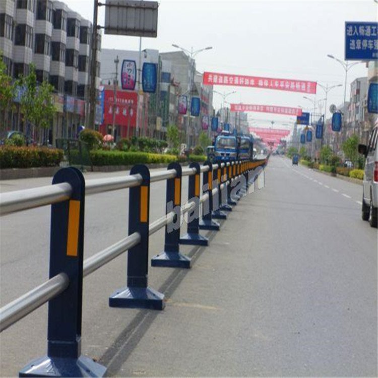四川省人行道护栏 不锈钢灯光景观护栏 厂家供应专业定制贵和图片