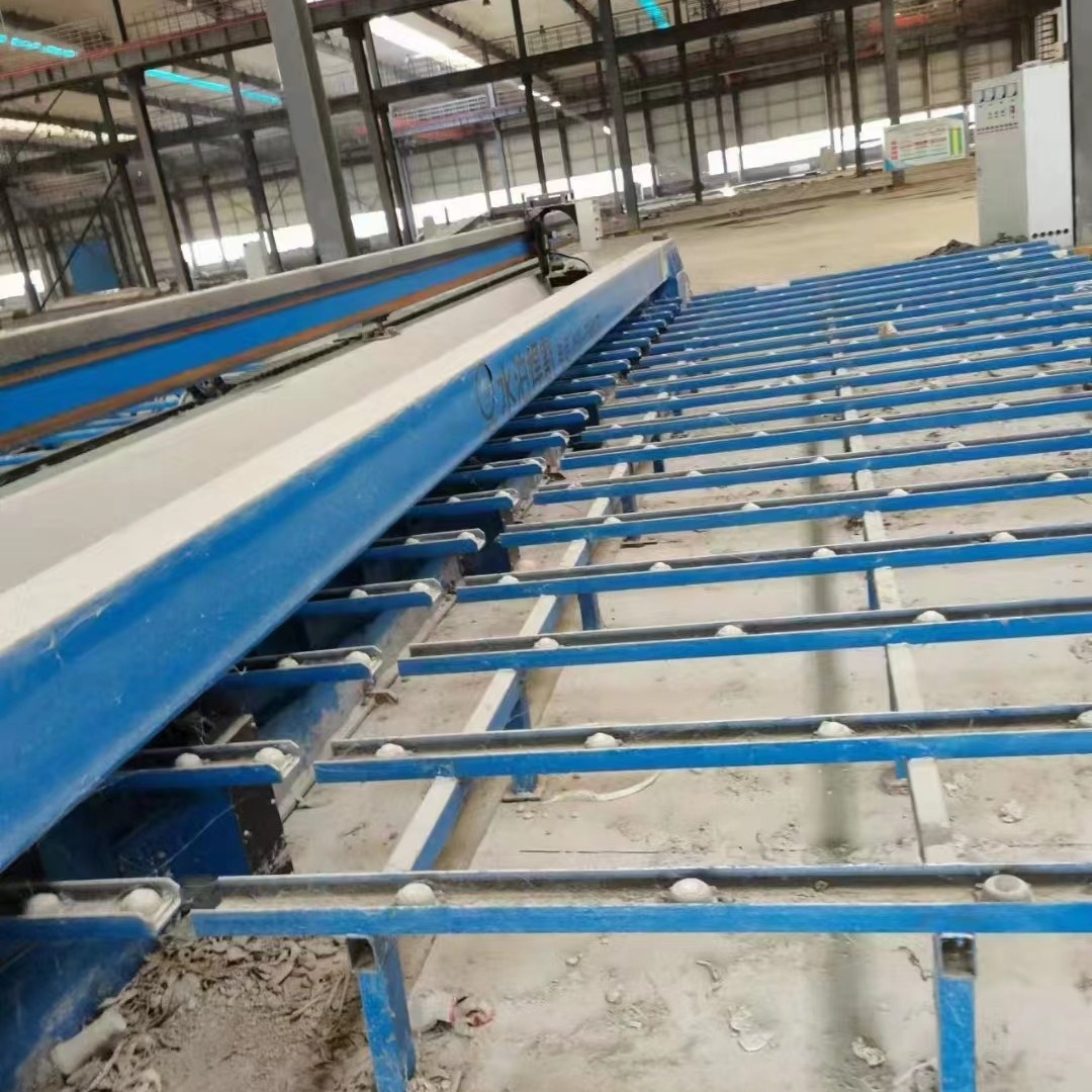 聊城宏鑫机床出售3米，9.5米拼接焊接机