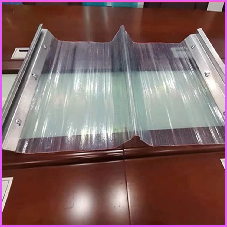 潍坊frp采光板 潍坊玻璃钢采光板 树脂透明采光带图片