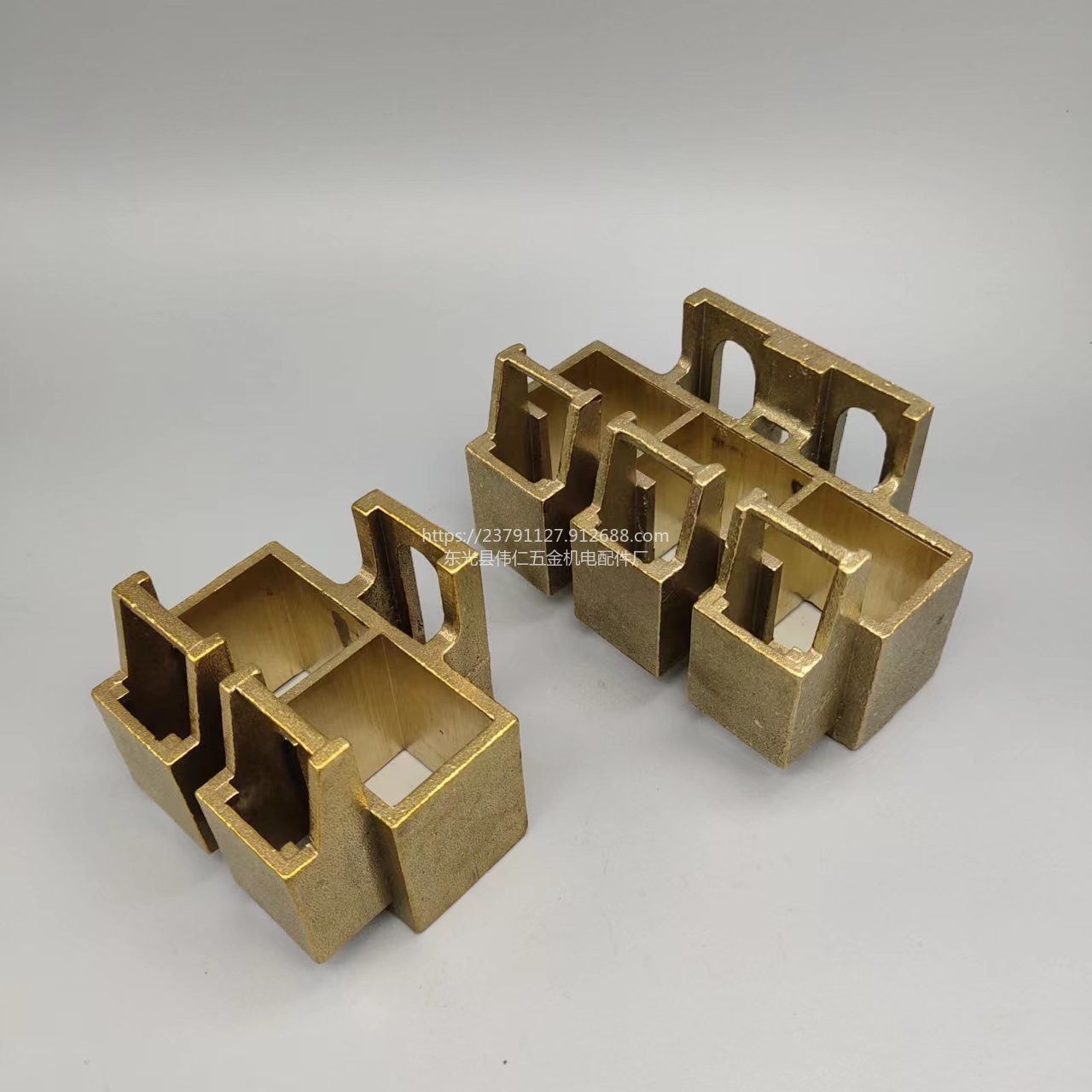 SDLB1206-3电机碳刷架 3*25*32湘潭三孔铜刷盒 精密铸造铜刷握生产厂家