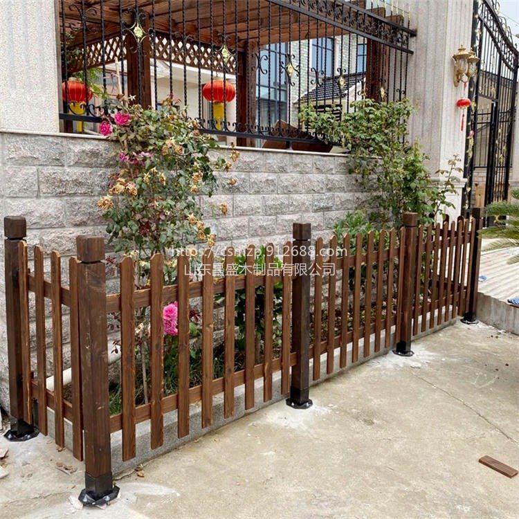 防腐木围栏 公园花坛木质护栏 碳化色实木栅栏  昌盛g13