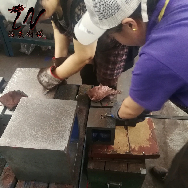利诺工量具承接各种规格方箱、铸铁方箱刮研铲刮铲花维修图片