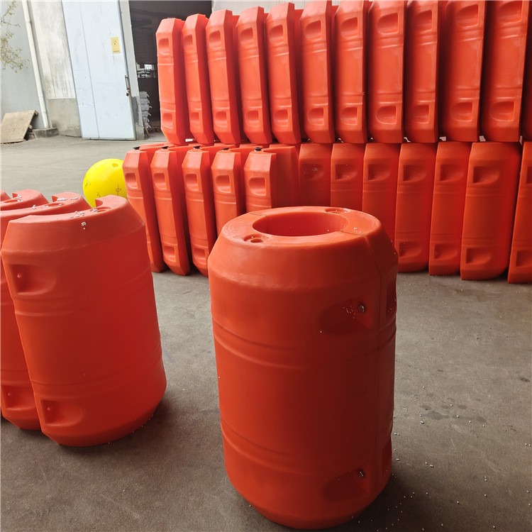 瑞通厂家供应对夹式管道浮筒600*1000河道水面清淤塑料管道浮体 水上大浮力输送管道浮筒