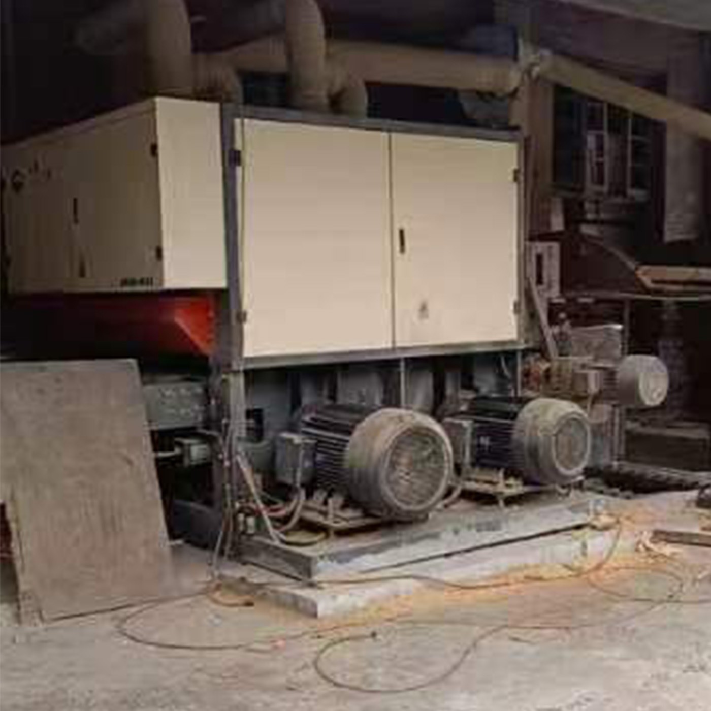 福瑞德产1300重型砂光机电机75+55 带升降台翻板自动定厚砂光机转让
