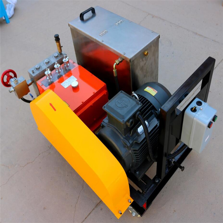 3D-SY系列电动打压泵，三缸高压电动打压泵，电动打压泵价格，高压电动试压泵图片