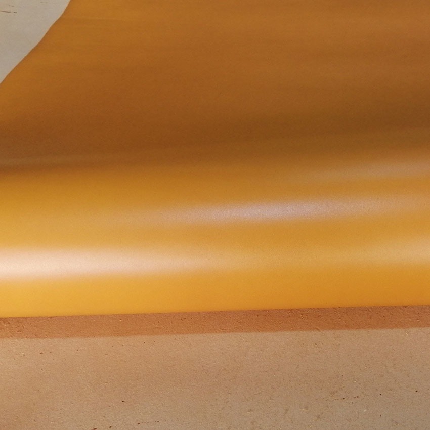 意大利植鞣革工厂 彩色头层树膏皮箱包 皮带条油蜡植鞣革 透染植鞣革 一皮诚图片