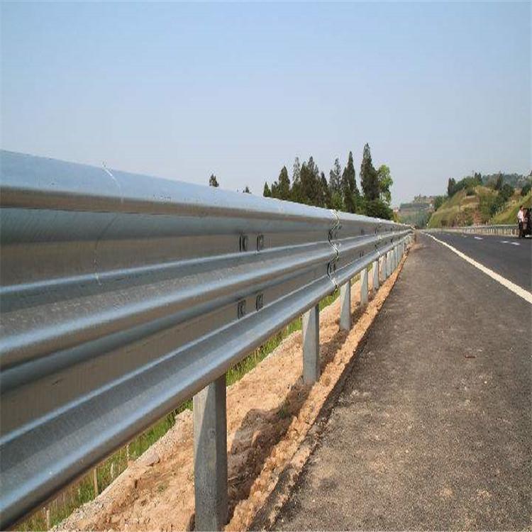 护栏板  利恒交通 热镀锌护栏 高速公路护栏板 价格公道