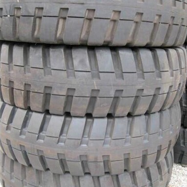 E4大羊角花纹堆高机斜胶港口井下轮胎1800-25工程铲车轮胎图片