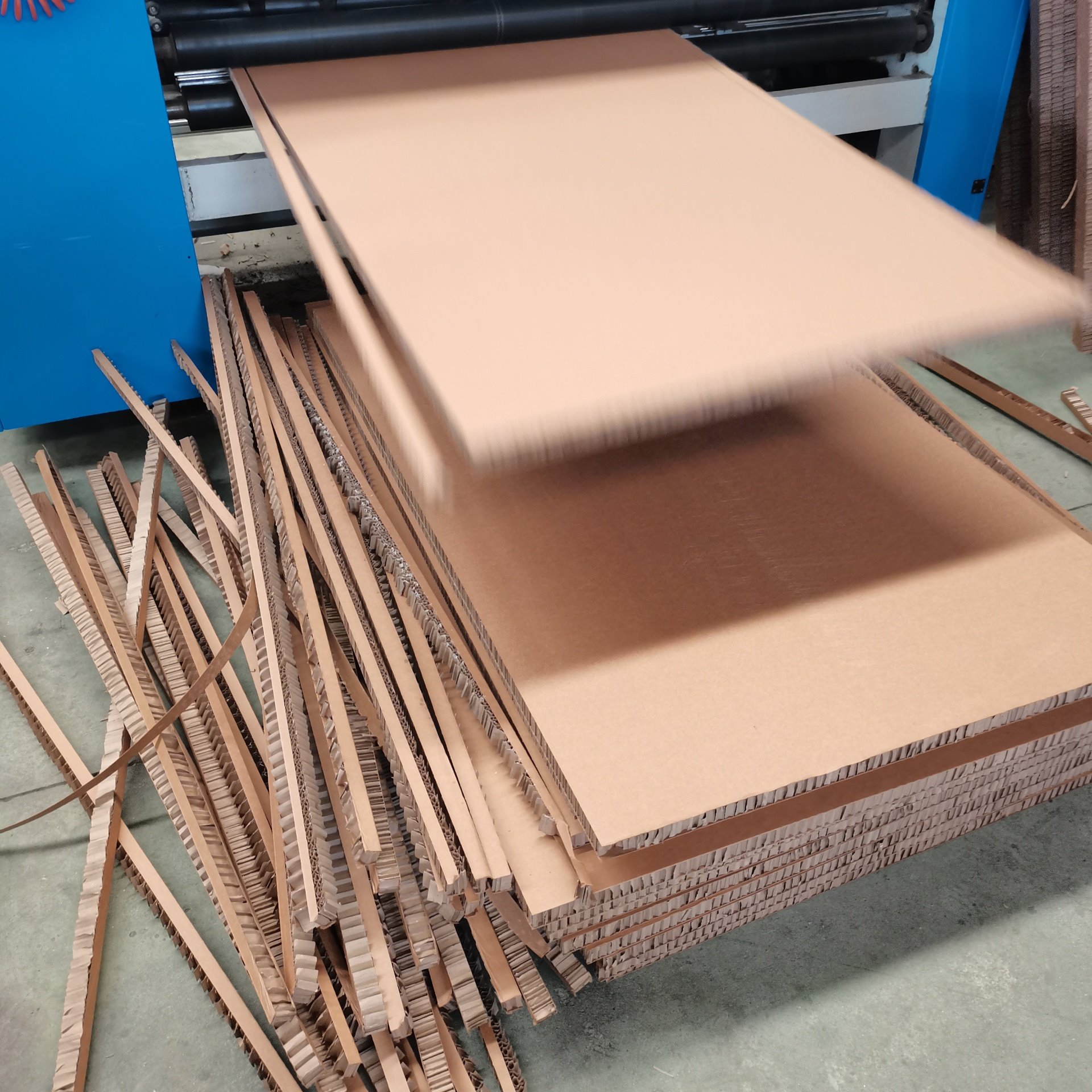 牛皮纸蜂窝纸板 可用于包装内衬 HSL0021024 京东龙达