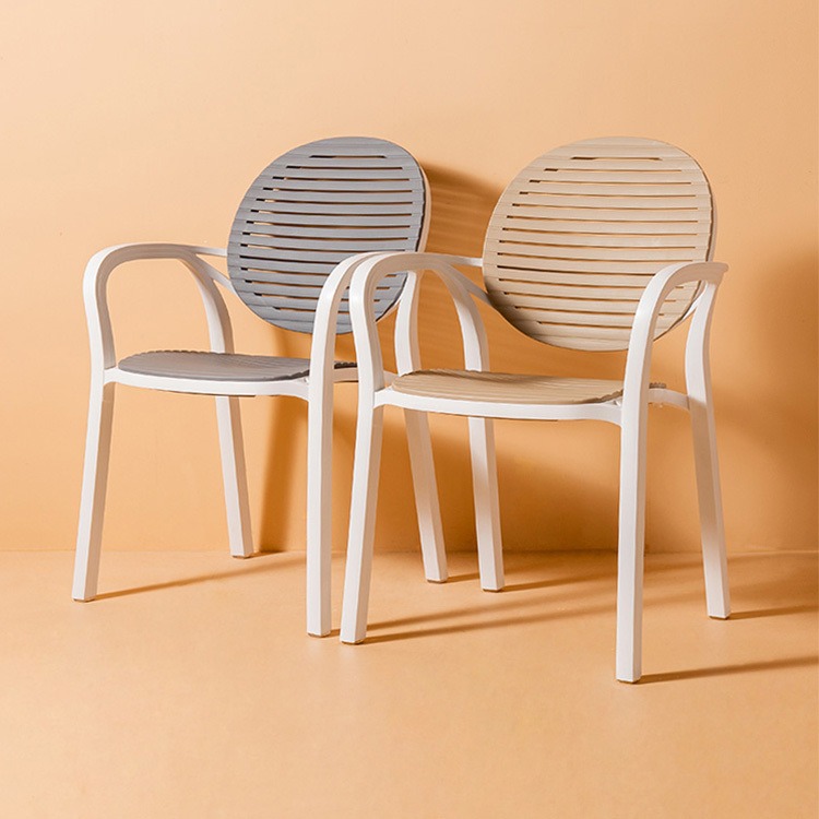 迪佳家具北欧撞色加厚塑料椅时尚创意户外休闲椅简约家用靠背椅小户型餐椅