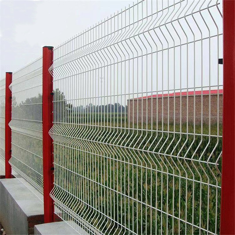 1.8m高桃型柱护栏网 果园隔离铁丝网护栏 菜地圈地三角折弯围栏峰尚安