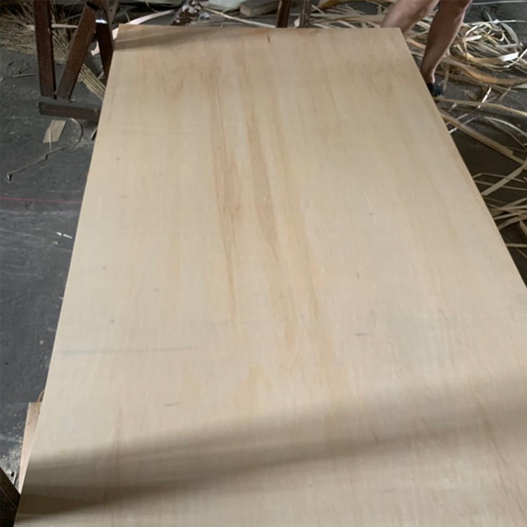 出口家具板建筑板材多尺寸原色杨木胶合板大板多层板