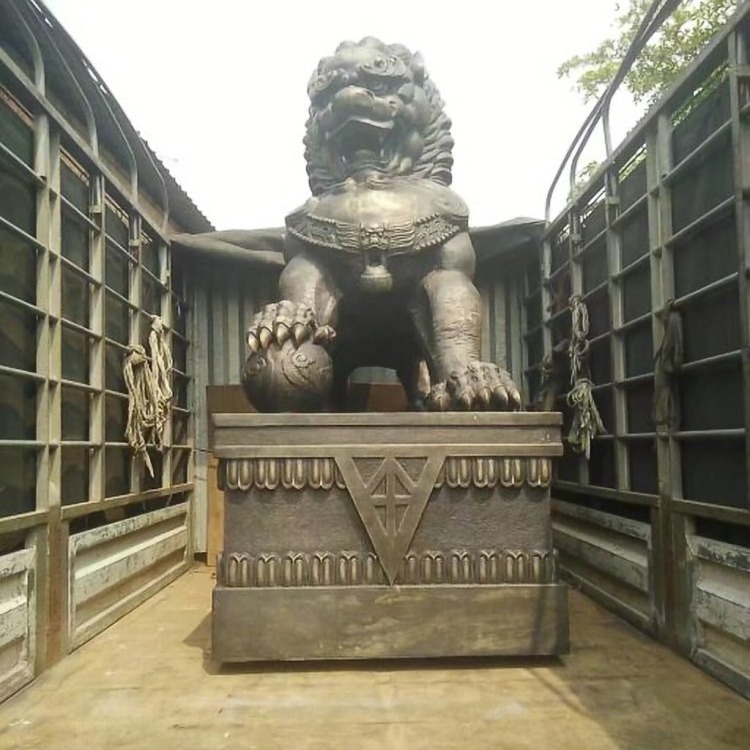 铸铜狮子 广场动物雕塑 城市雕塑图片