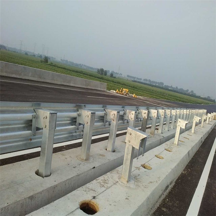 贵州sdt   防撞护栏道路护栏  高速护栏  乡村护栏 厂家价格
