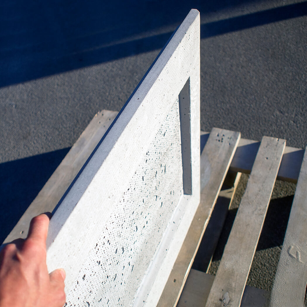 艾瑞盾预制清水混凝土挂板背栓干挂  超高性能混凝土挂板