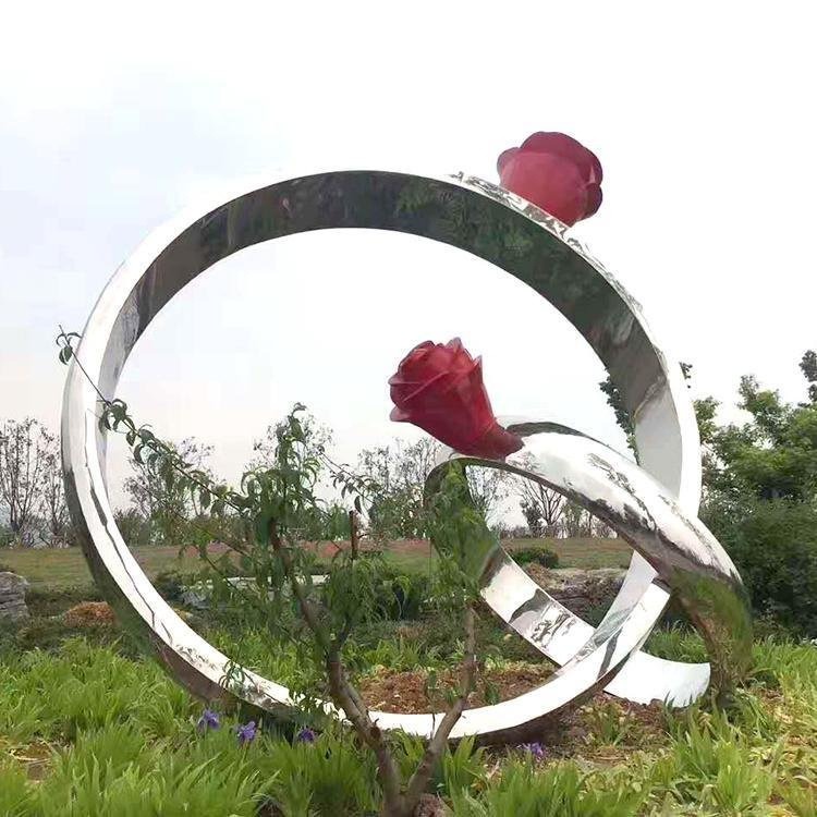 不锈钢镜面戒指雕塑，玫瑰花对戒雕塑