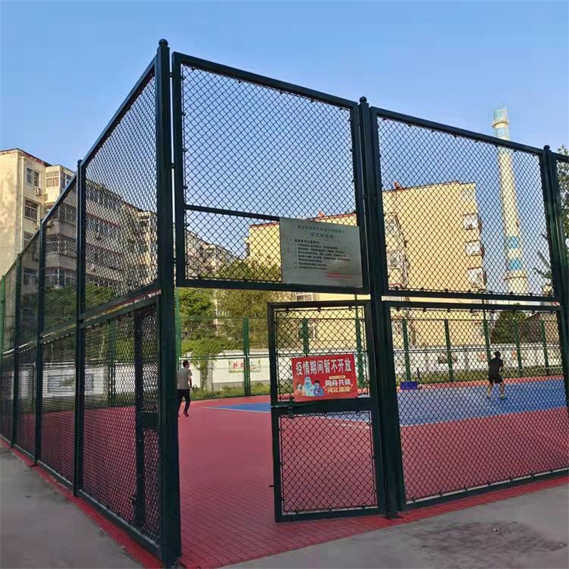 球场围网运动场围栏网足球铁丝隔离网菱形勾花护栏网笼式供应峰尚安