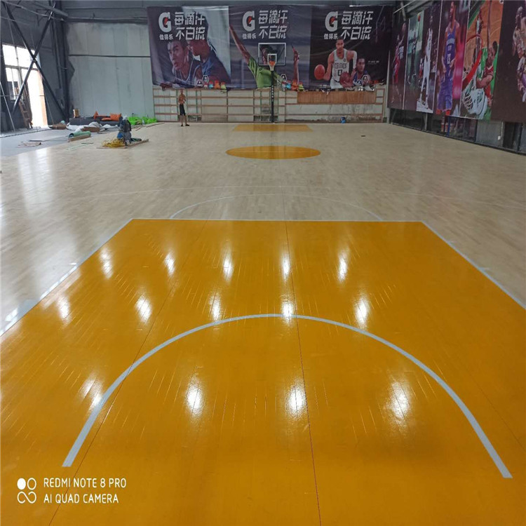 篮球馆木地板 安装销售 枫桦木运动木地板  价格实惠