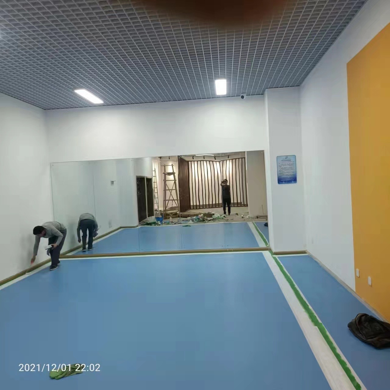 华坪体育运动木地板 医院病房PVC塑胶 耐磨运动地板  曼纳奇 PVC运动地板图片
