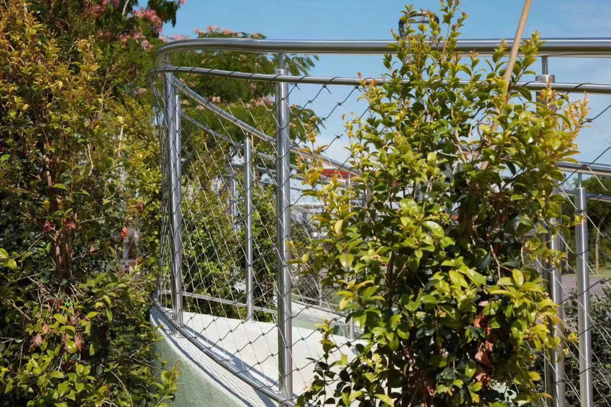 创辉绳网鸟园黑色不锈钢绳网瓦片景墙不锈钢绳网技术指导