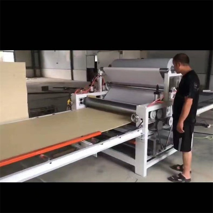 全自动卷材贴纸机 木工饰面板贴面机 PVC板材贴纸机 自动剪切
