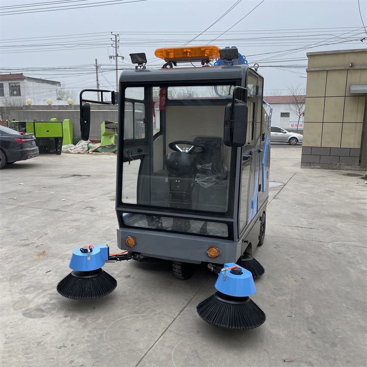 中运威 驾驶式扫地车 物业小型电动三轮扫路车 智能操作扫地机