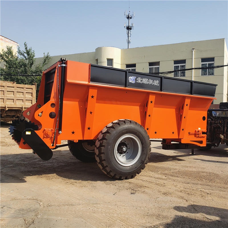 安徽厂家供应有机肥撒肥车 黏湿粪肥施肥机  拖拉机牵引式8方抛粪车