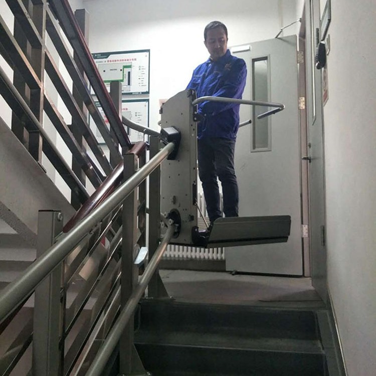轮椅升降台 升降平台设备启运厂 武汉市楼梯运行电梯图片