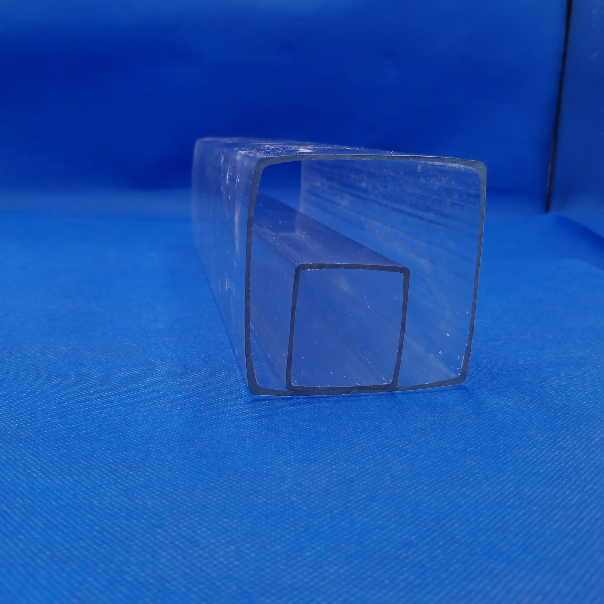 佛山市仁塑塑料科技有限公司 PC透明管 外径200 壁厚2 长度2000