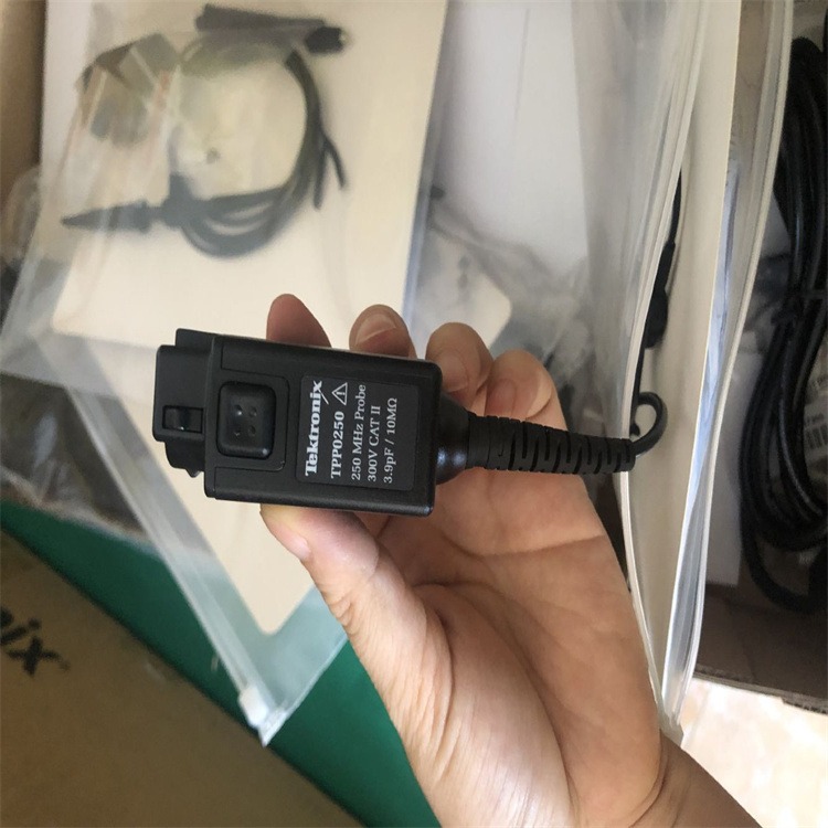深圳宝安出售Tektronix 泰克示波器TPP0250无源电压探头 示波器电压探头图片