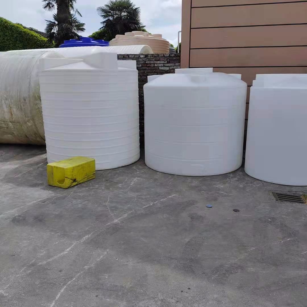 海南瑞通容器厂家直销1000L 塑料水塔 一级RO水箱 1.5立方 碱罐