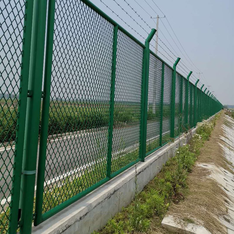 海关防护网  双边丝绿色铁丝网围栏 保税区钢板网护栏  巨洋