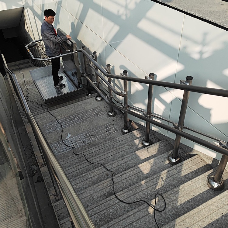 地下广场轮椅电梯 台阶式无障碍设备 黄山市楼梯升降机