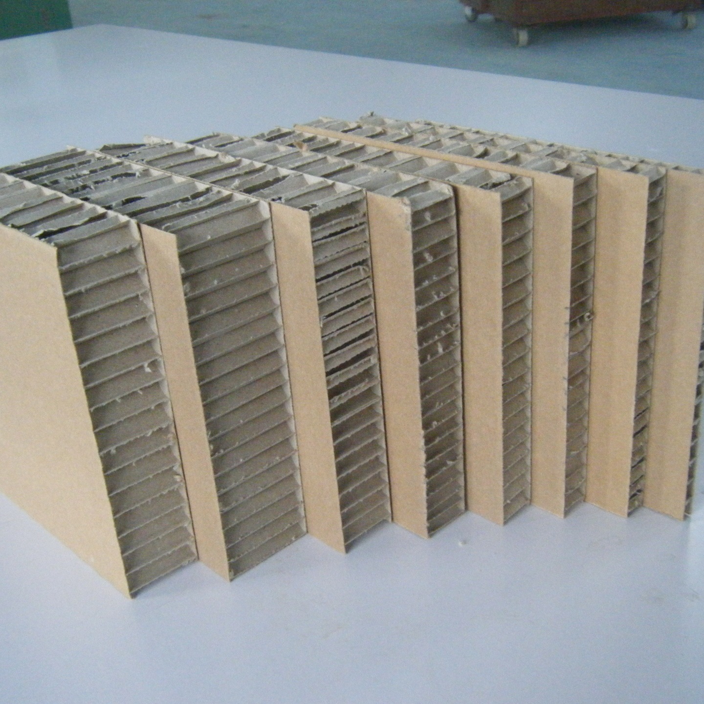 蜂窝纸板箱 高强度 牛卡纸材质 京东龙达 可定单图片