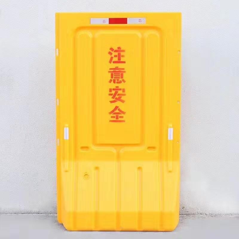 定做黄色警示高栏水马  1.8米防撞塑料门板水马护栏 江门畅达公司供应